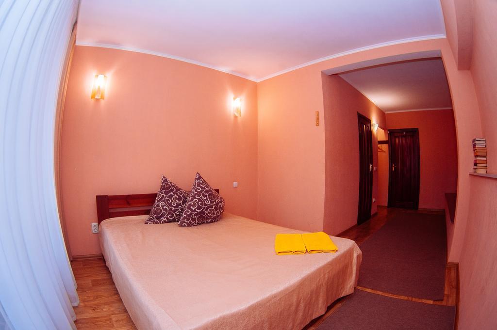 Leo Hostel Chernihiv Luaran gambar